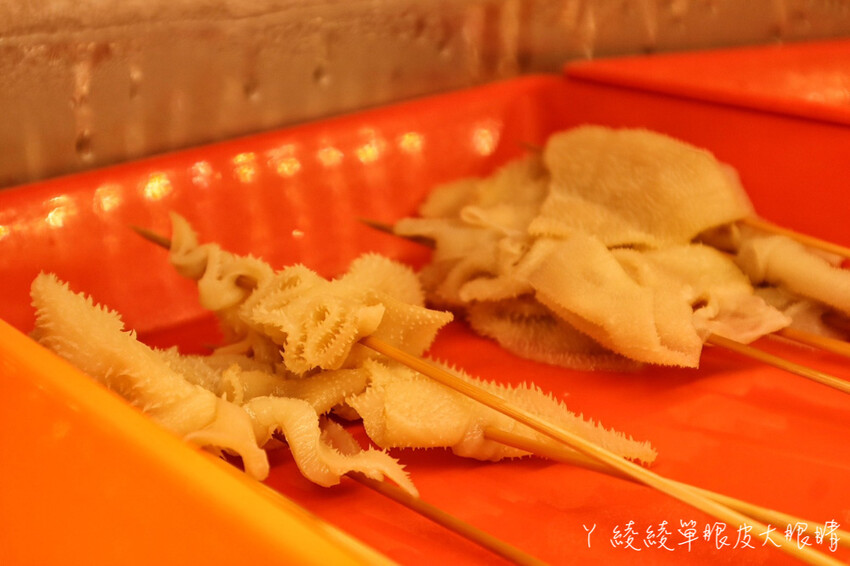 新竹美食「串串食光」正宗四川缽缽雞 冒菜 美蛙魚火鍋，麻辣控不能錯過。