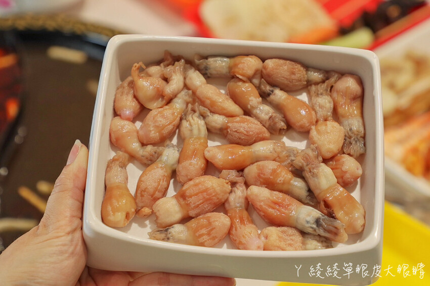 新竹美食「串串食光」正宗四川缽缽雞 冒菜 美蛙魚火鍋，麻辣控不能錯過。
