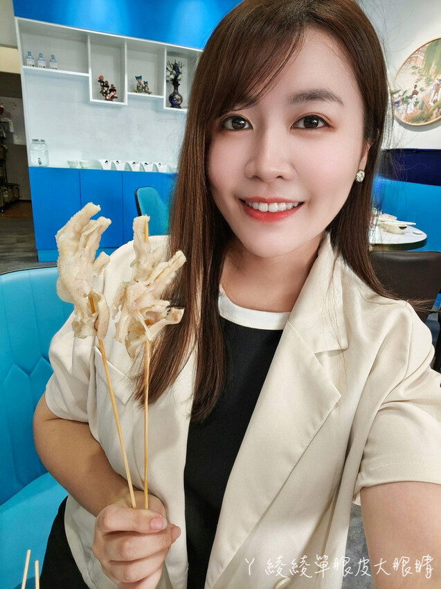 新竹美食「串串食光」正宗四川缽缽雞 冒菜 美蛙魚火鍋，麻辣控不能錯過。