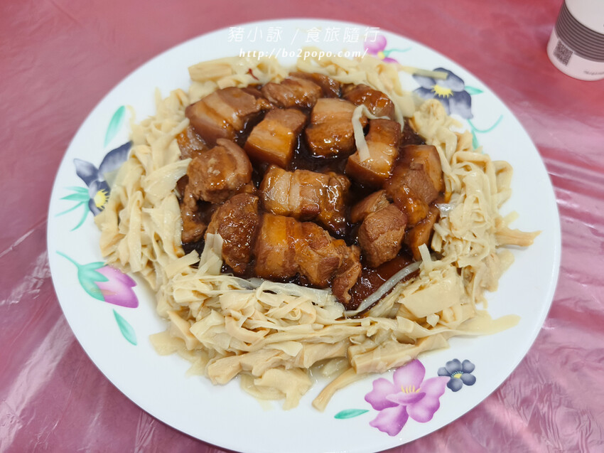 高雄。甲仙》仙香飲食店。老字號餐廳(米其林必比登)+貓巷彩繪順遊