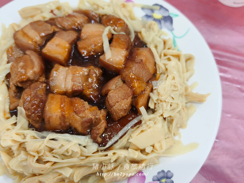 高雄。甲仙》仙香飲食店。老字號餐廳(米其林必比登)+貓巷彩繪順遊