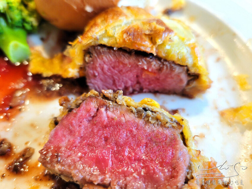 【公館美食】YumYum好吃好吃2號店 ➤ 臺大平價牛排，使用原塊牛排，號稱全台最便宜牛排！威靈頓牛排必點！