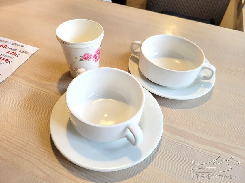 【公館美食】YumYum好吃好吃2號店 ➤ 臺大平價牛排，使用原塊牛排，號稱全台最便宜牛排！威靈頓牛排必點！