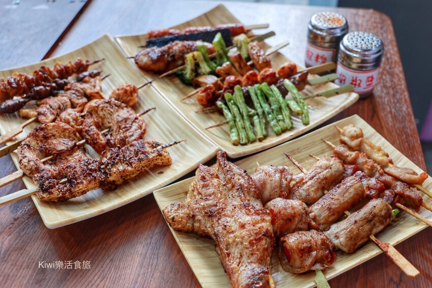 台中柒串燒逢甲店｜台中烤肉推薦台中逢甲必吃串燒，獨門醬汁專人烤肉免沾手.最低19元起，近逢甲美食商圈 - Kiwi 樂活食旅