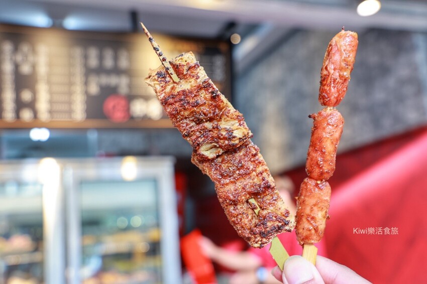 台中柒串燒逢甲店｜台中烤肉推薦台中逢甲必吃串燒，獨門醬汁專人烤肉免沾手.最低19元起，近逢甲美食商圈 - Kiwi 樂活食旅