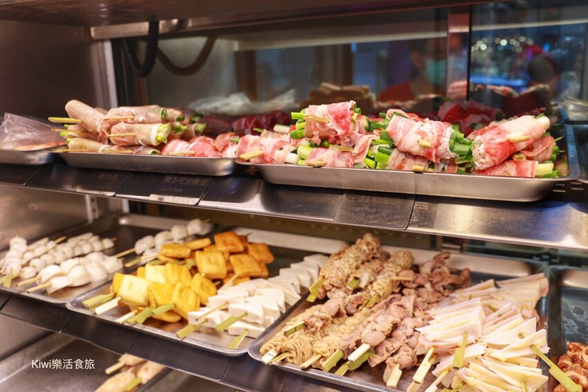 台中柒串燒逢甲店｜台中烤肉推薦台中逢甲必吃串燒，獨門醬汁專人烤肉免沾手.最低19元起，近逢甲美食商圈 - Kiwi 樂活食旅