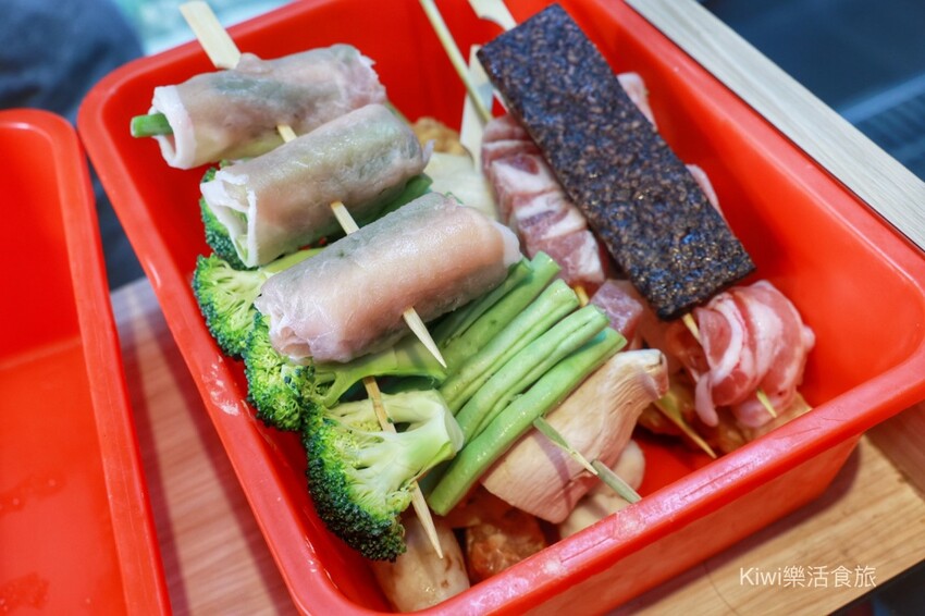 台中柒串燒逢甲店｜台中烤肉推薦台中逢甲必吃串燒，獨門醬汁專人烤肉免沾手.最低19元起，近逢甲美食商圈 - Kiwi 樂活食旅
