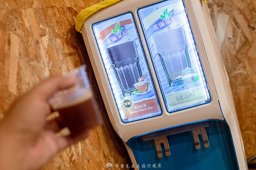 越晚人越多的深夜拉麵店，大推沒在滿滿都是肉的牛小排拉麵，都是現點現炙燒｜布雷克出走旅行視界