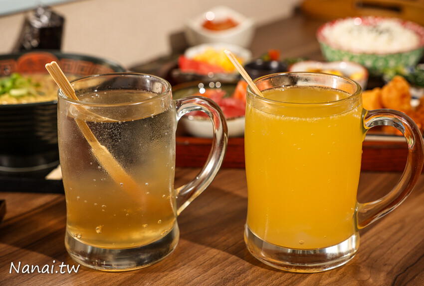 日式定食幾乎兩百有找，還有拉麵99元每日限量！免服務費.價格佛心CP值高，顛峰時間人潮不間斷