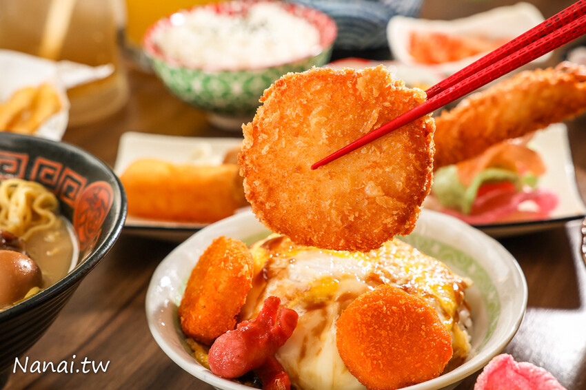 日式定食幾乎兩百有找，還有拉麵99元每日限量！免服務費.價格佛心CP值高，顛峰時間人潮不間斷