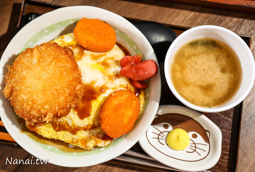 日式定食幾乎兩百有找，還有拉麵99元每日限量！免服務費.價格佛心CP值高，顛峰時間人潮不間斷