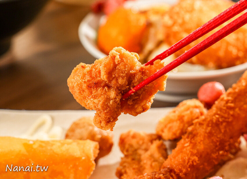 日式定食幾乎兩百有找，還有拉麵99元每日限量！免服務費.價格佛心CP值高，顛峰時間人潮不間斷