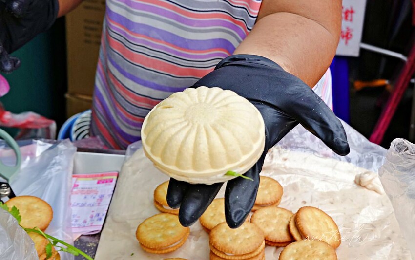 【新竹】城隍廟|桂紅茯苓糕,Hebe白色麥芽餅,新竹古早味美食小吃