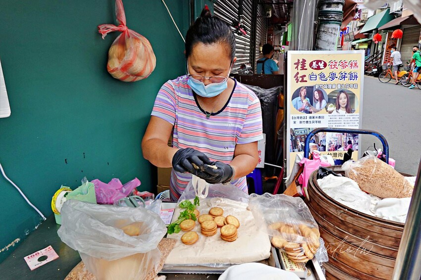 【新竹】城隍廟|桂紅茯苓糕,Hebe白色麥芽餅,新竹古早味美食小吃