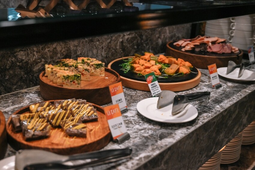 5000多則評論4.3星好評五星級飯店，泳池三溫暖免費使用享高鐵7折優惠