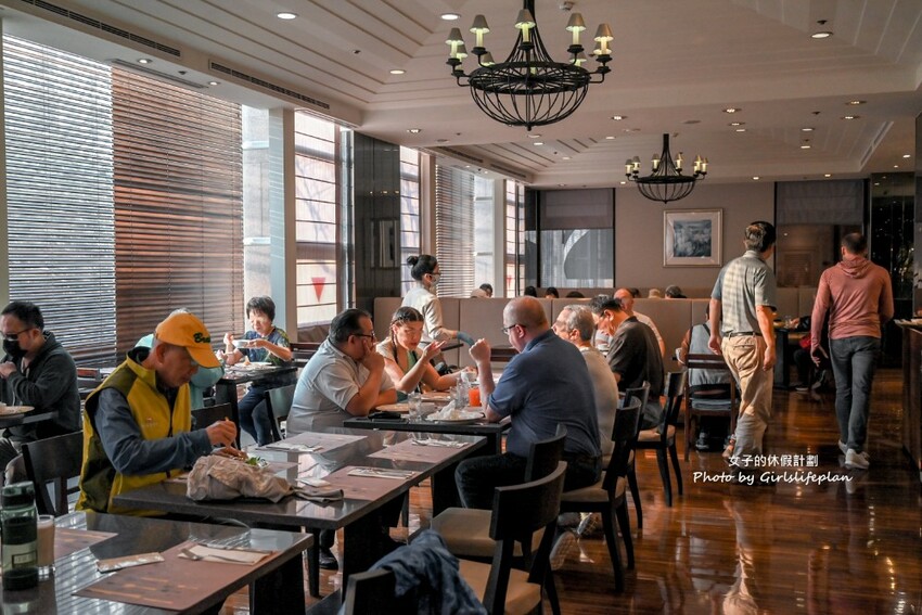 5000多則評論4.3星好評五星級飯店，泳池三溫暖免費使用享高鐵7折優惠