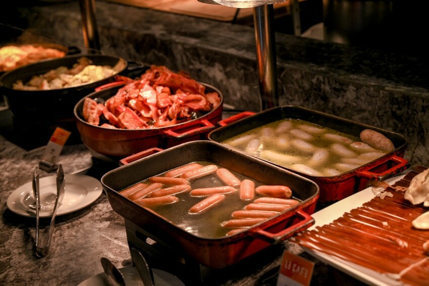 5000多則評論4.3星好評五星級飯店，泳池三溫暖免費使用享高鐵7折優惠