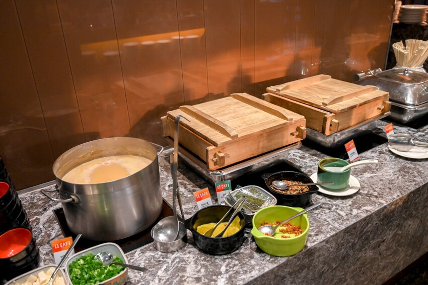 5000多則評論4.3星好評五星級飯店，泳池三溫暖免費使用享高鐵7折優惠