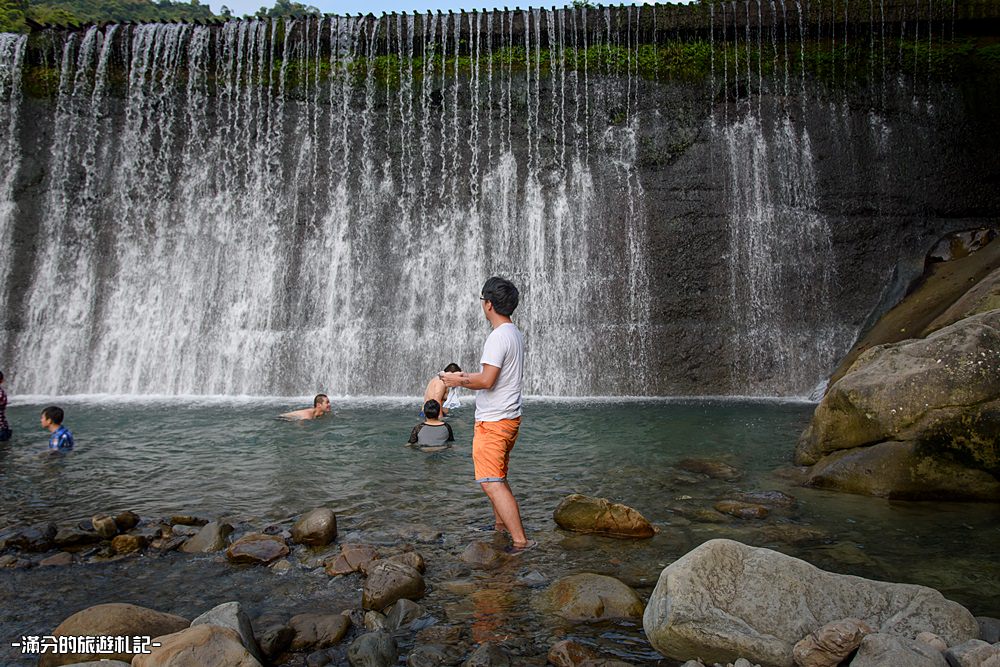 新竹北埔景點》北埔冷泉 泡腳踩水玩冷泉 欣賞水簾大瀑布 新竹夏季消暑勝地 - 滿分的旅遊札記