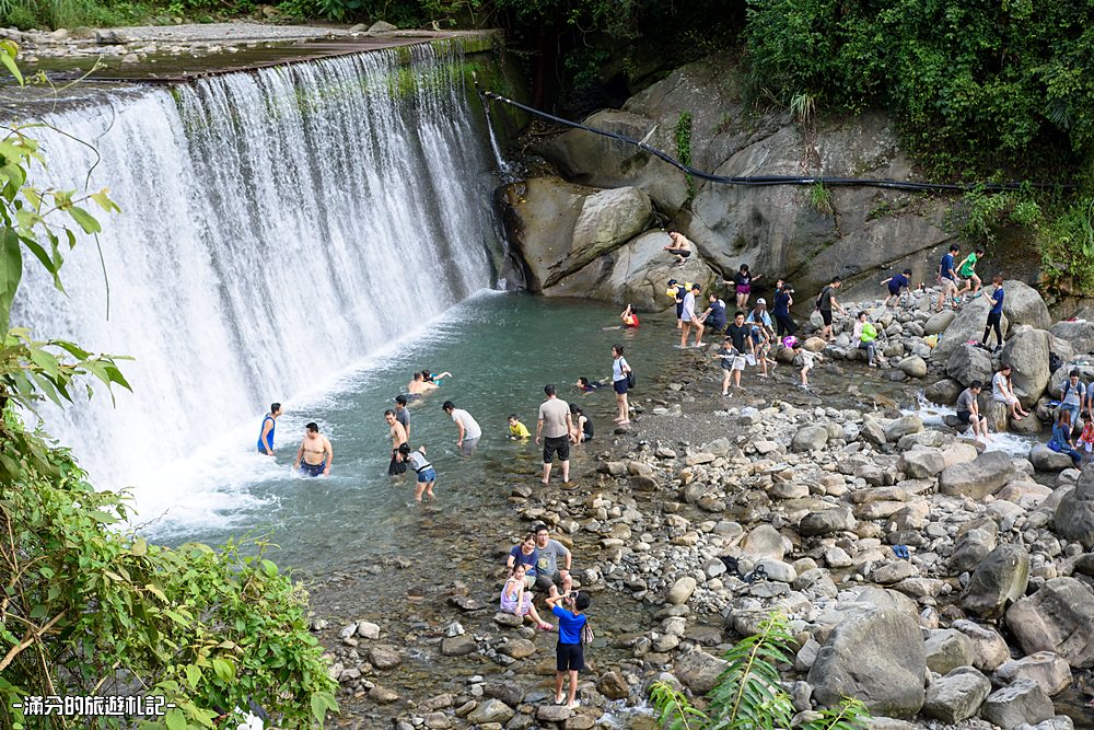 新竹北埔景點》北埔冷泉 泡腳踩水玩冷泉 欣賞水簾大瀑布 新竹夏季消暑勝地 - 滿分的旅遊札記