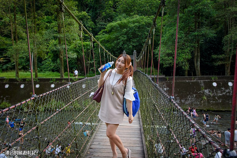 新竹北埔景點》北埔冷泉 泡腳踩水玩冷泉 欣賞水簾大瀑布 新竹夏季消暑勝地 - 滿分的旅遊札記