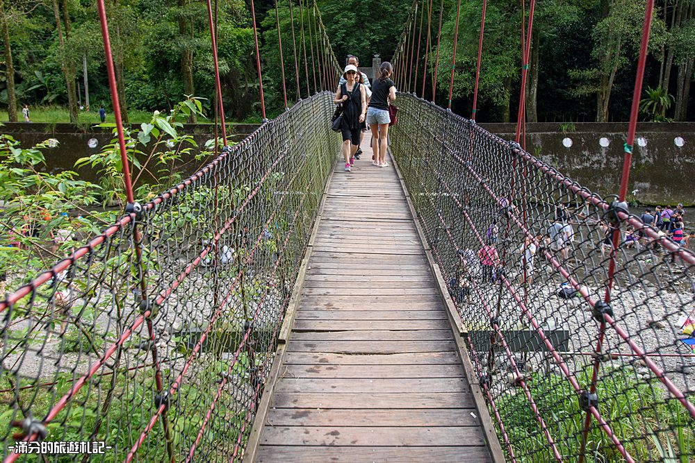 新竹北埔景點》北埔冷泉 泡腳踩水玩冷泉 欣賞水簾大瀑布 新竹夏季消暑勝地 - 滿分的旅遊札記