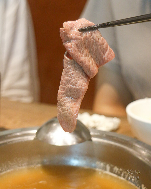 雲林北港｜新開幕高級肉品親民價格。菜盤可加價換肉盤｜對馬涮涮屋北港店 (內有菜單)