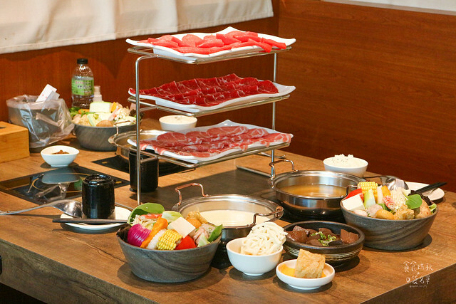 雲林北港｜新開幕高級肉品親民價格。菜盤可加價換肉盤｜對馬涮涮屋北港店 (內有菜單)