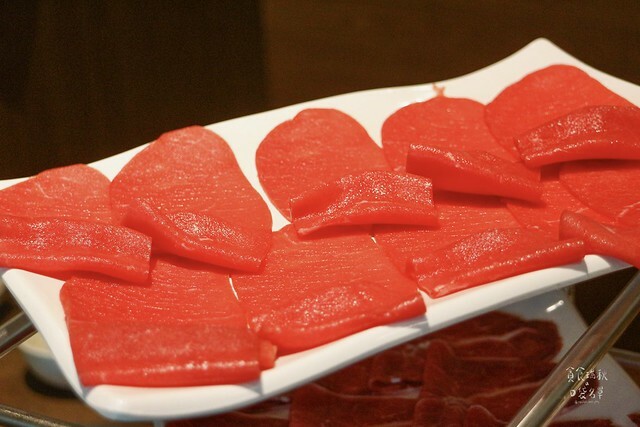 雲林北港｜新開幕高級肉品親民價格。菜盤可加價換肉盤｜對馬涮涮屋北港店 (內有菜單)