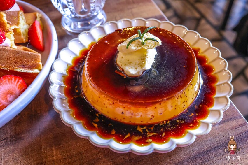 新北市三重區【三重咖啡館】李好咖啡,草莓鬆餅、焦糖布丁好吃推薦