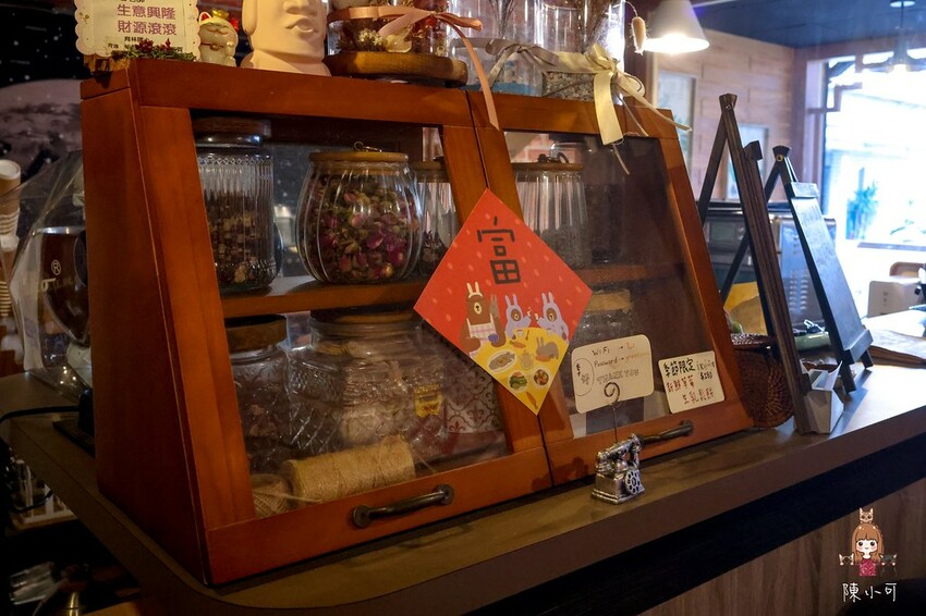 新北市三重區【三重咖啡館】李好咖啡,草莓鬆餅、焦糖布丁好吃推薦