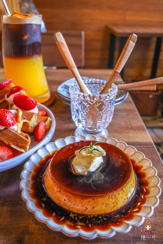 新北市三重區【三重咖啡館】李好咖啡,草莓鬆餅、焦糖布丁好吃推薦