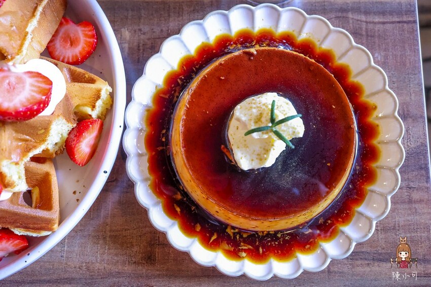 新北市三重區【三重咖啡館】李好咖啡,草莓鬆餅、焦糖布丁好吃推薦