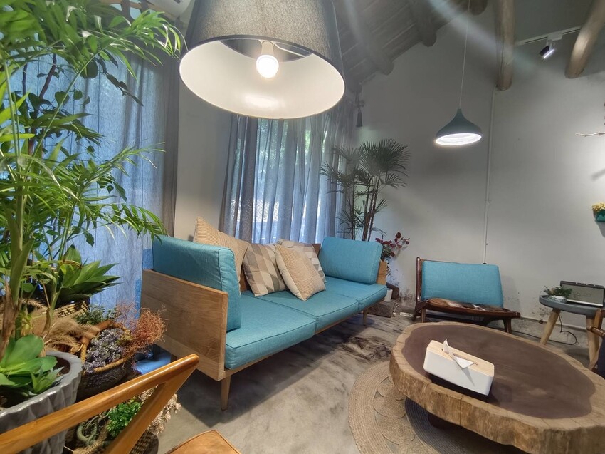 【台北.金山】微微山房森林系咖啡廳。寵物超級友善。14人即可包場獨享陽光午後的美好古宅