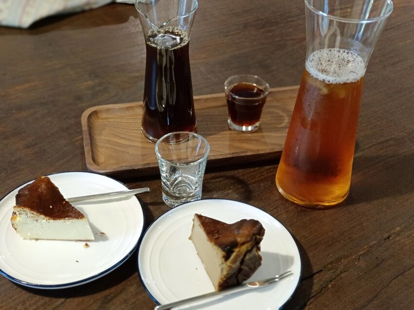 【台北.金山】微微山房森林系咖啡廳。寵物超級友善。14人即可包場獨享陽光午後的美好古宅