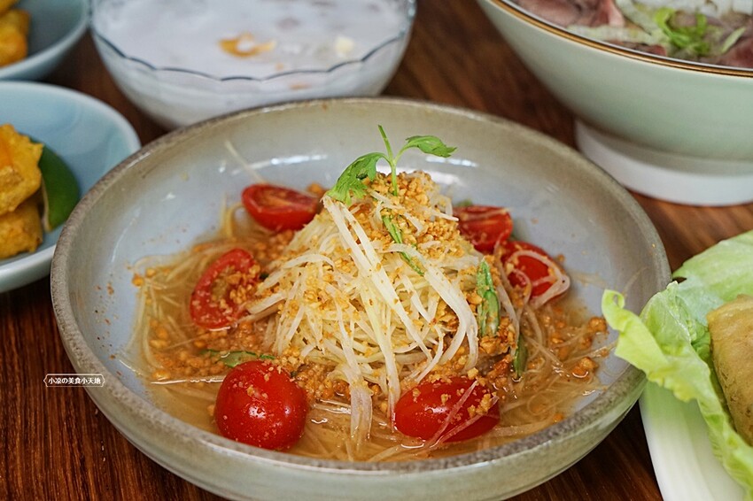 隱藏在透天厝裡的低調越式餐廳，享受道地美味的越南料理，只有巷子內才知道的美味！