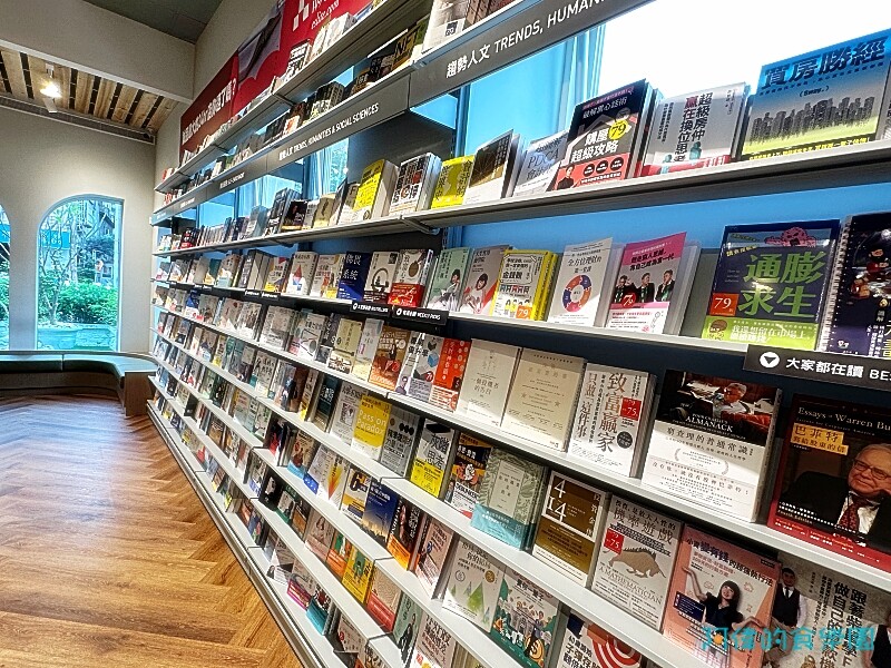 【板橋美食】誠品生活時光板橋三民店-精緻小巧的文青商場，吃的用的還有書局、咖啡廳