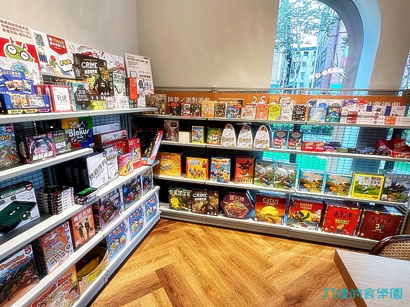 【板橋美食】誠品生活時光板橋三民店-精緻小巧的文青商場，吃的用的還有書局、咖啡廳