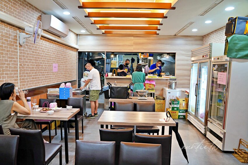 【台北】中山區｜楊林開運豬腳，軟Q豬腳豬蹄飯，配菜超下飯，吉林路便當店