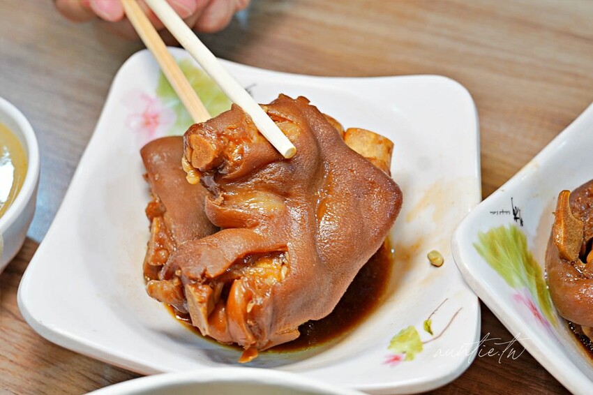 【台北】中山區｜楊林開運豬腳，軟Q豬腳豬蹄飯，配菜超下飯，吉林路便當店