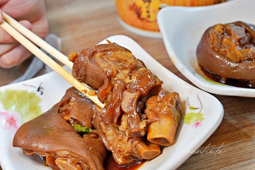 【台北】中山區｜楊林開運豬腳，軟Q豬腳豬蹄飯，配菜超下飯，吉林路便當店