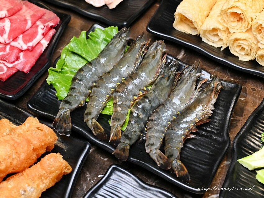 椒饗麻辣鍋|台中最低調麻辣鍋,師承台北齊味麻辣鍋,會噴汁的鴨血,口感Q嫩好吃,豆腐也超讚~