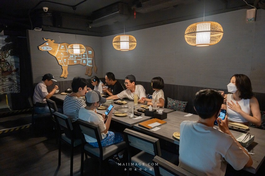 台北美食｜豆町村燒肉～激安齊下全新燒肉品牌。浮誇系豆町疊疊樂沒預約吃不到，中秋燒肉推薦來這裡，捷運國