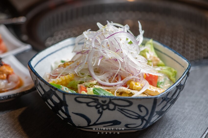 台北美食｜豆町村燒肉～激安齊下全新燒肉品牌。浮誇系豆町疊疊樂沒預約吃不到，中秋燒肉推薦來這裡，捷運國