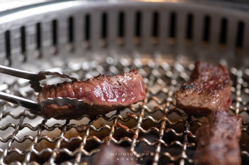 台北美食｜豆町村燒肉～激安齊下全新燒肉品牌。浮誇系豆町疊疊樂沒預約吃不到，中秋燒肉推薦來這裡，捷運國