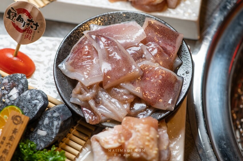 台北美食｜豆町村燒肉～激安齊下全新燒肉品牌。浮誇系豆町疊疊樂沒預約吃不到，中秋燒肉推薦來這裡，捷運國