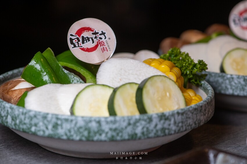 台北美食｜豆町村燒肉～激安齊下全新燒肉品牌。浮誇系豆町疊疊樂沒預約吃不到，中秋燒肉推薦來這裡，捷運國