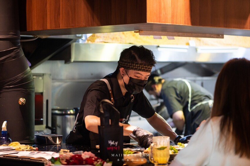 台北美食｜豆町村燒肉～激安齊下全新燒肉品牌。浮誇系豆町疊疊樂沒預約吃不到，中秋燒肉推薦來這裡，捷運國