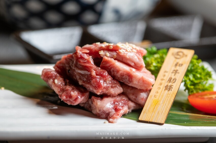 台北美食｜豆町村燒肉～激安齊下全新燒肉品牌。浮誇系豆町疊疊樂沒預約吃不到，中秋燒肉推薦來這裡，捷運國