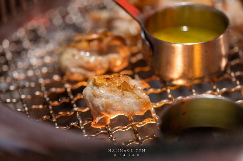 台北美食｜豆町村燒肉～激安齊下全新燒肉品牌。浮誇系豆町疊疊樂沒預約吃不到，中秋燒肉推薦來這裡，捷運國
